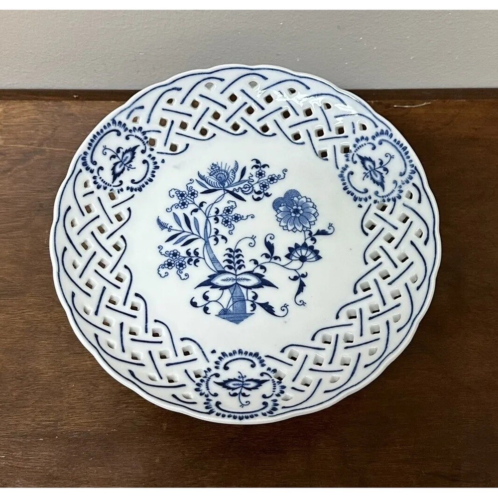 Blue Danube Blue Onion Reticulated Cake Plate Stand 8.5" Made In Japan - Picture 2 of 11